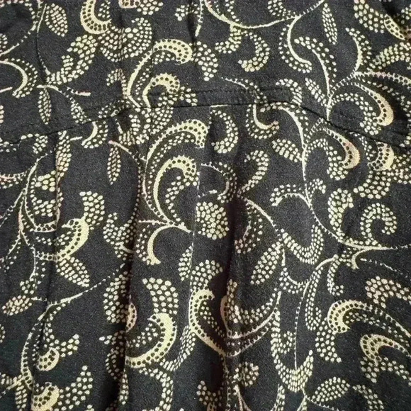 CJ Banks 1X blouse, black & tan. - Picture 6 of 9